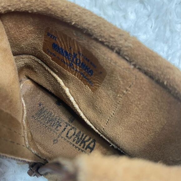 Minnetonka Boots Concho Moccasins Ankle Booties  Tan Leather suede SZ7 - Picture 8 of 9